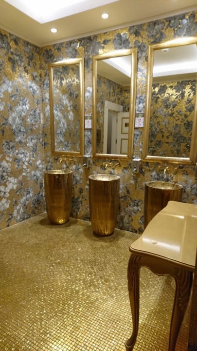 Männertoilette Lobby Azura Deluxe Resort & Spa Hotel