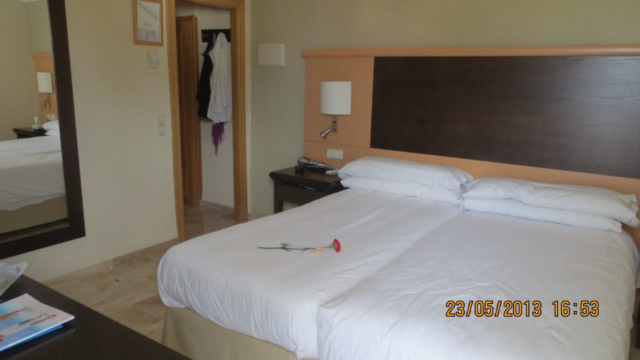 Super sauber Zimmer Grupotel Los Principes & Spa