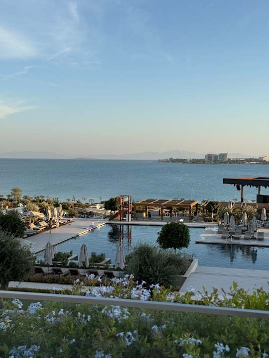 Pool Anda Barut Collection