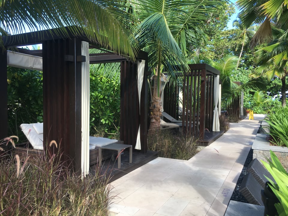 Pool STORY Seychelles