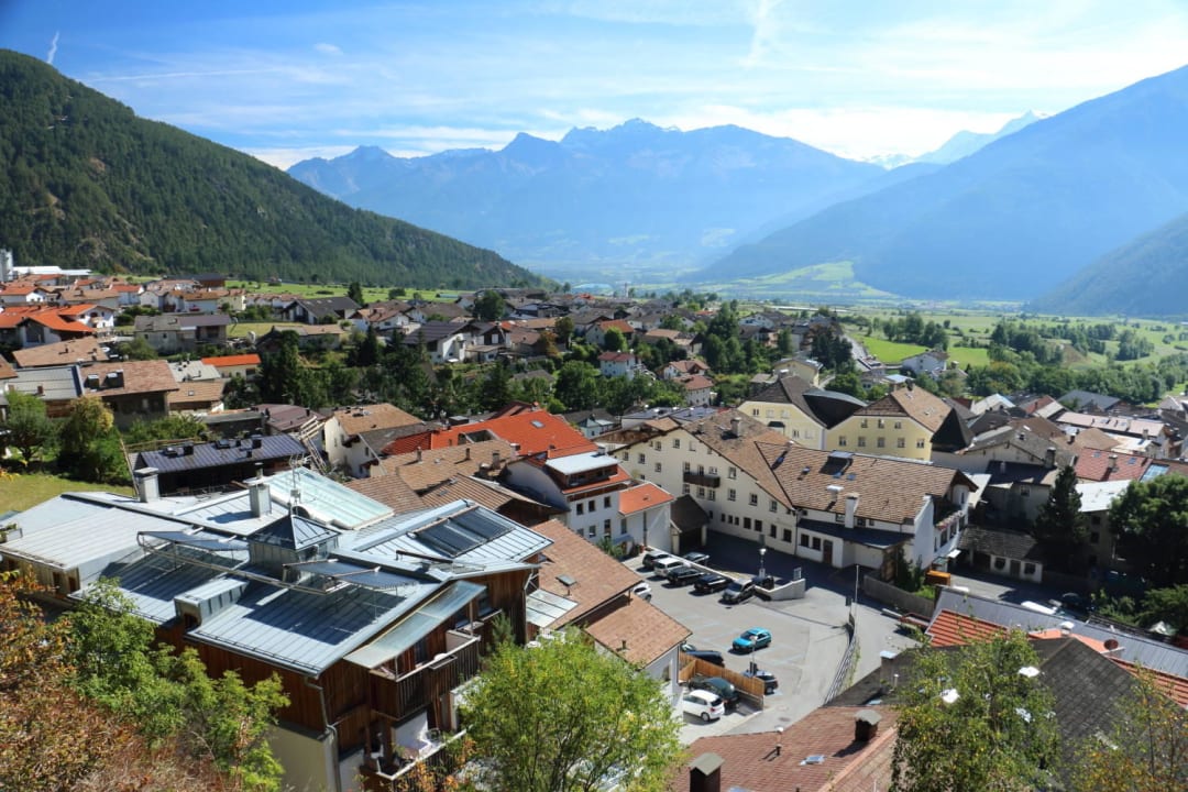 Das "Moriggl" und der Parkplatz von oben Aparthotel Das Moriggl
