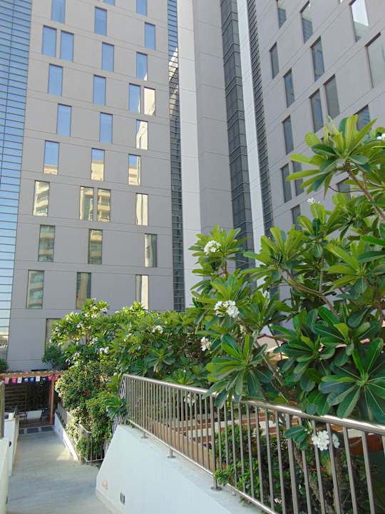 Gartenanlage Hampton By Hilton Dubai Airport