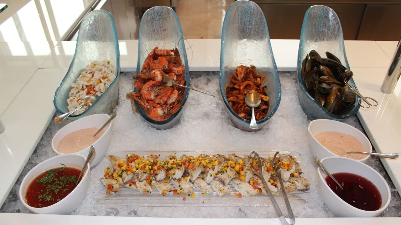 Büffet im Olea The St. Regis Saadiyat Island Resort, Abu Dhabi