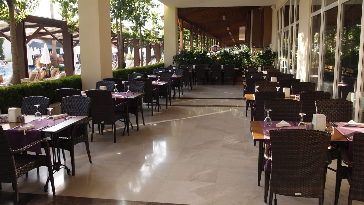 Gastro Mary Hotel Side