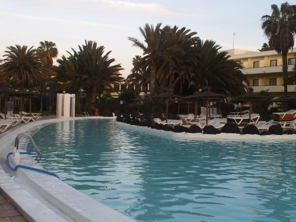 Hinterer Teil des großen Pools SBH Fuerteventura Playa