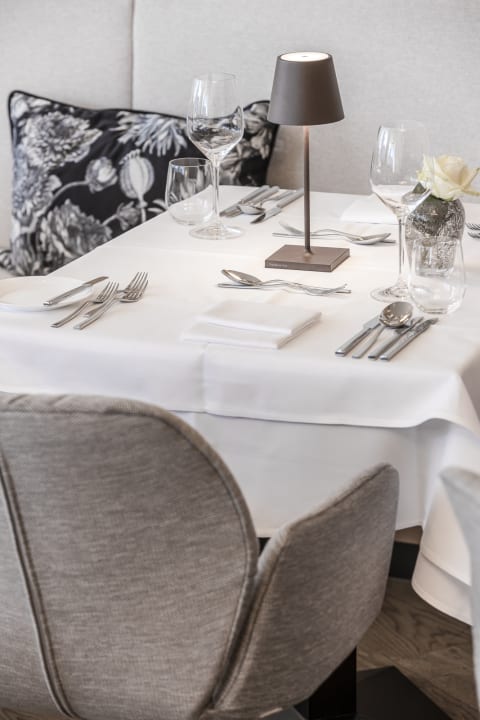 Gastro NIDUM Casual Luxury Hotel