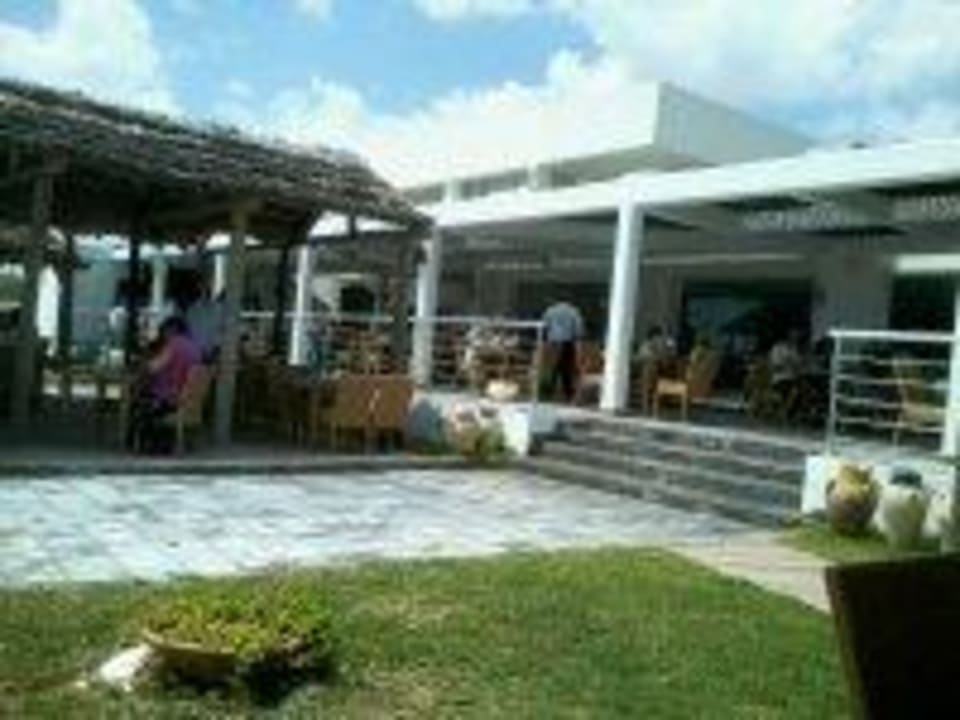 Eingang Strandrestaurante The Orangers Beach Resort and Bungalows