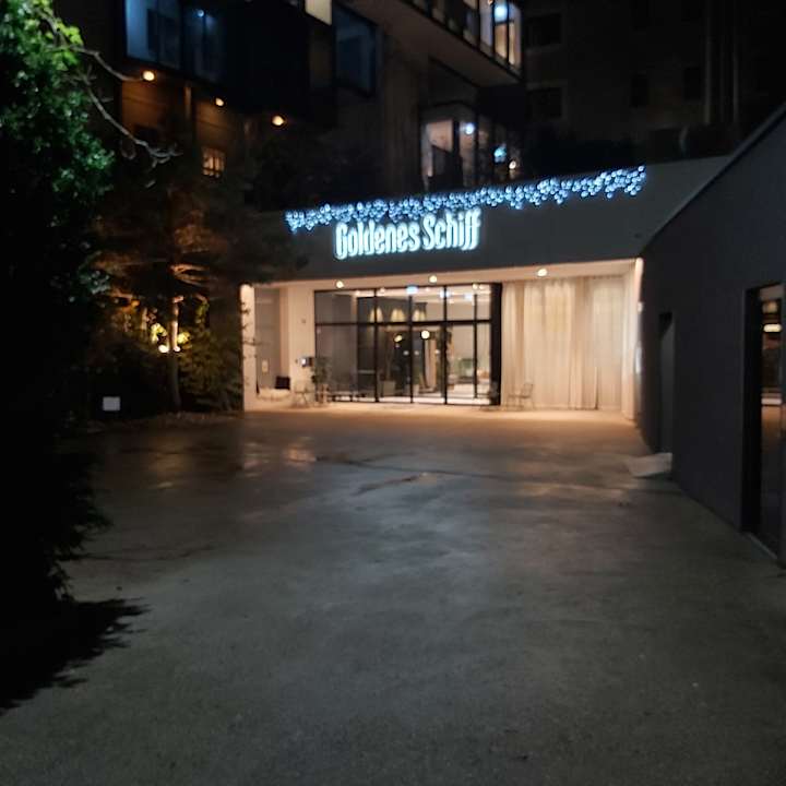 Außenansicht Hotel Goldenes Schiff