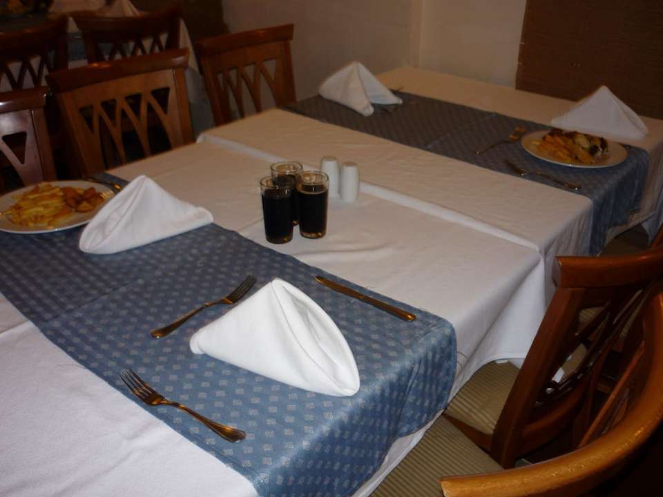 Nakrycie stolu do kolacji Sea Beach Edge By Rotana