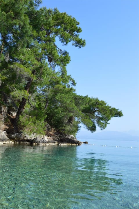 Strand Hillside Beach Club