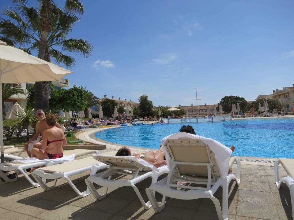 Poolanlage blau punta reina