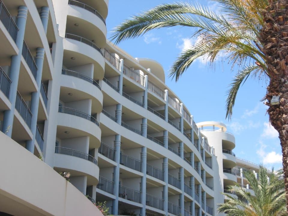 Das Hotel von außen Pestana Grand Ocean Resort