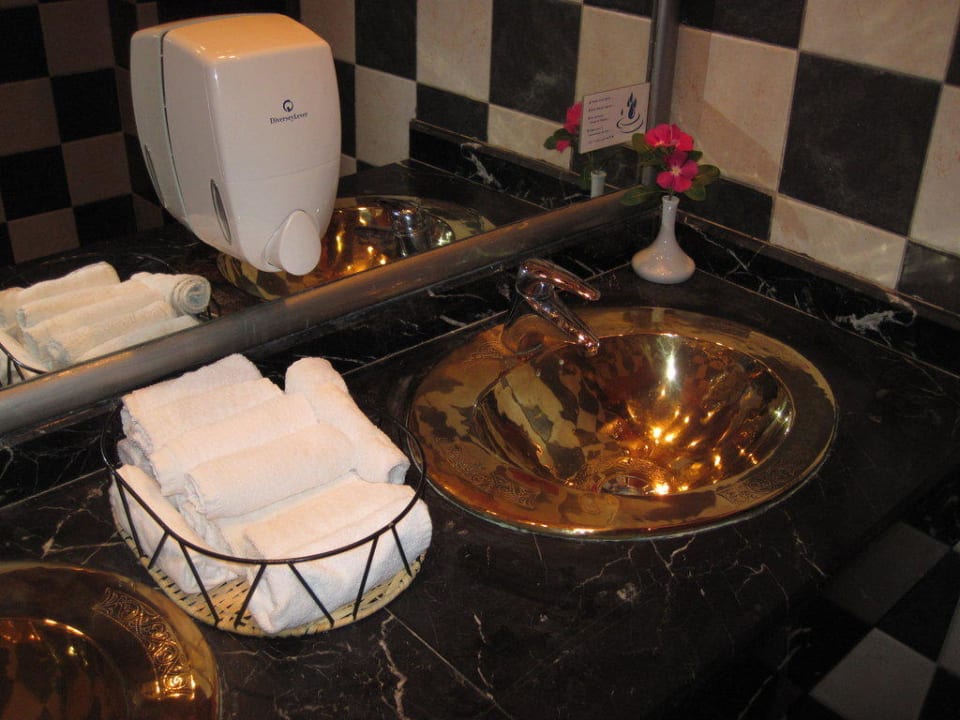 WC bei Zuzu's Bar Steigenberger Coraya Beach - Adults only