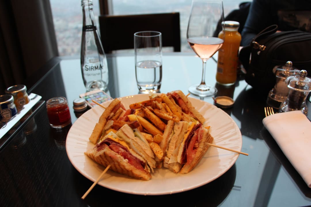 Club Sendwitsch Hilton Istanbul Bomonti Hotel & Conference Center