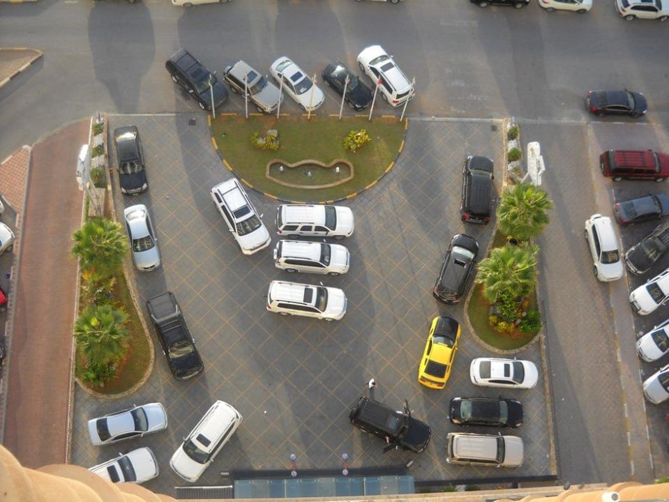 Ausblick vom Zimmer auf Hotelzufahrt Mangrove by Bin Majid
