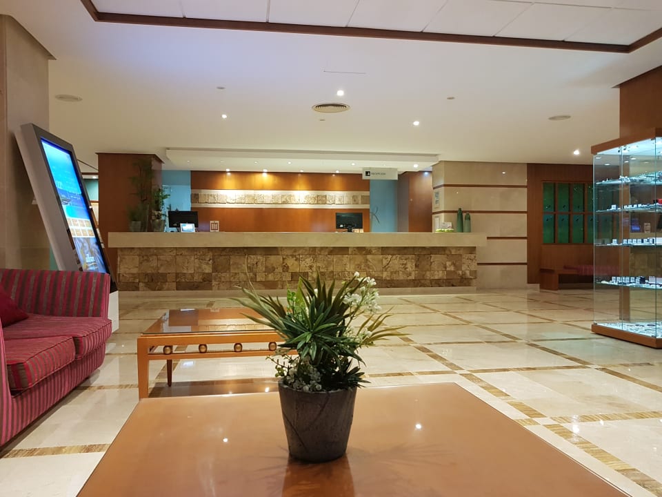 Lobby allsun Hotel Borneo - Adults only