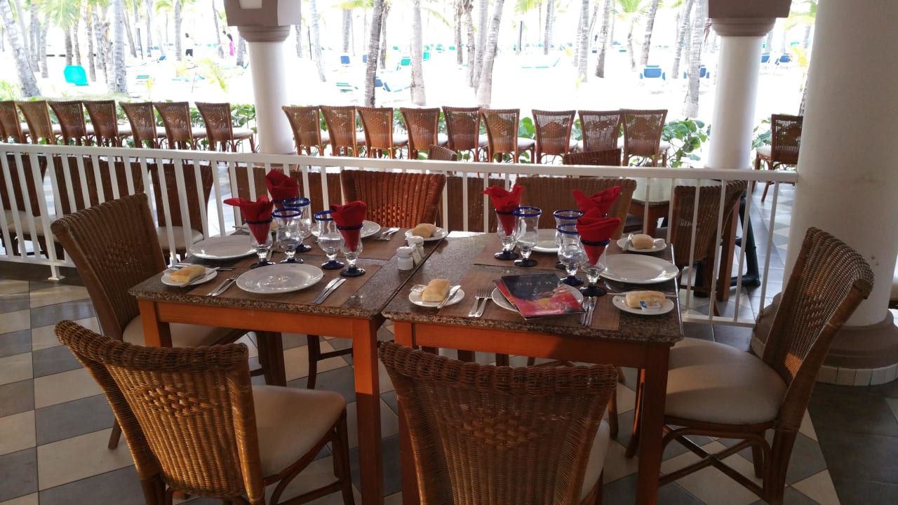 Eingedeckter Tisch  Hotel Riu Bambu