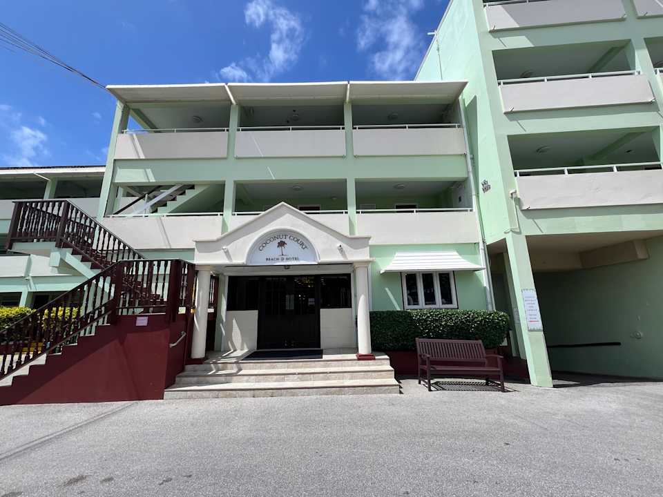 Außenansicht Coconut Court Beach Hotel
