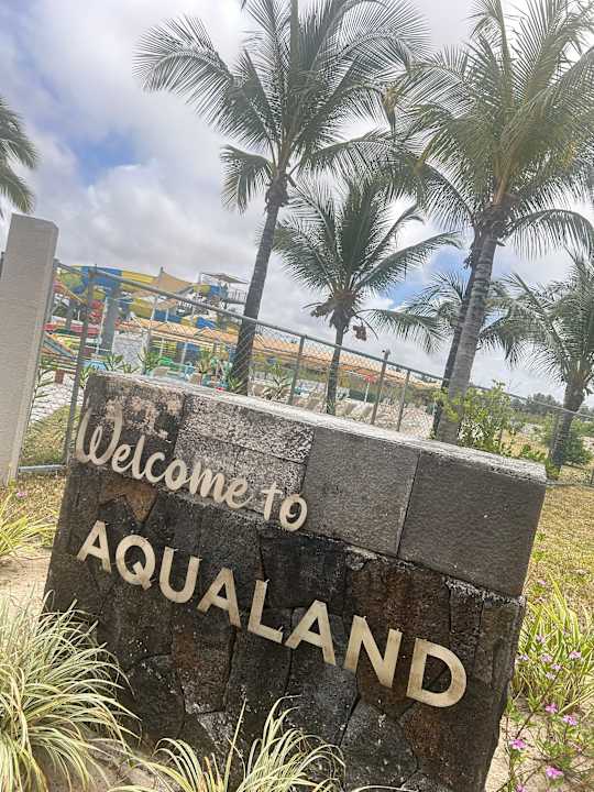 Pool Crystals Beach Resort Belle Mare, a member of Radisson Individuals