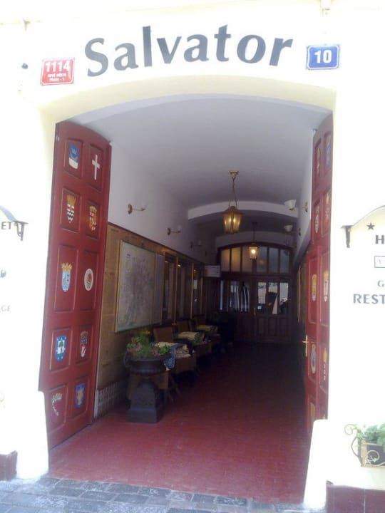 Вход в отель Hotel Salvador