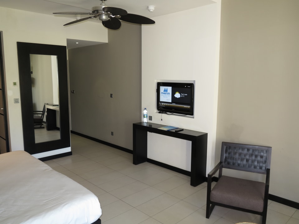 Zimmer Crystals Beach Resort Belle Mare, a member of Radisson Individuals