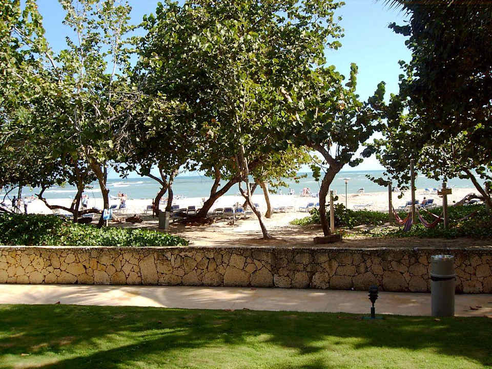 Blick vom Zimmer auf den tollen Strand Marien Puerto Plata