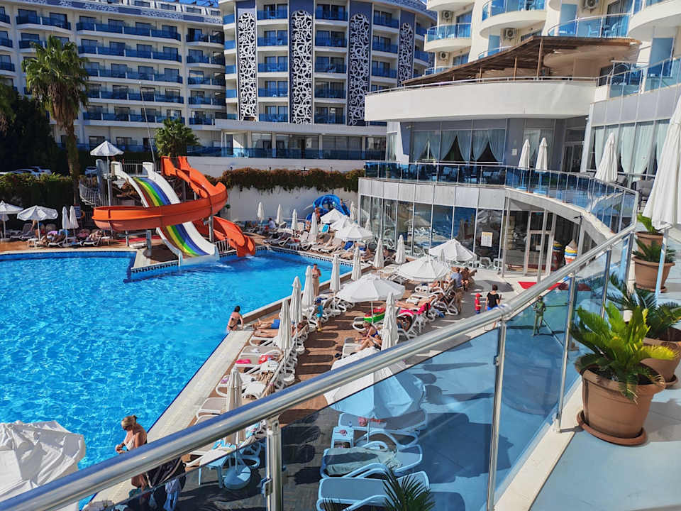 Außenansicht Narcia Resort Side