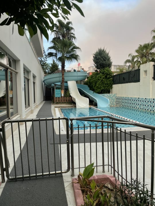 Pool Port Side Resort Hotel