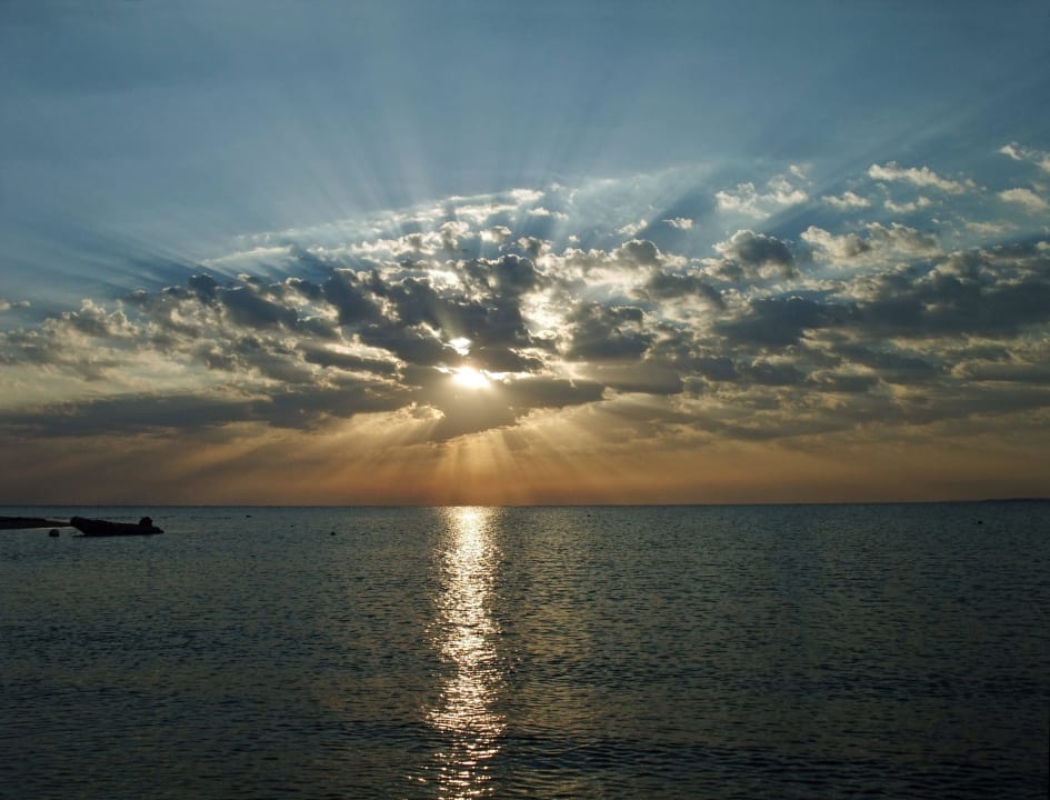 Sonnenaufgang Lahami Bay Beach Resort