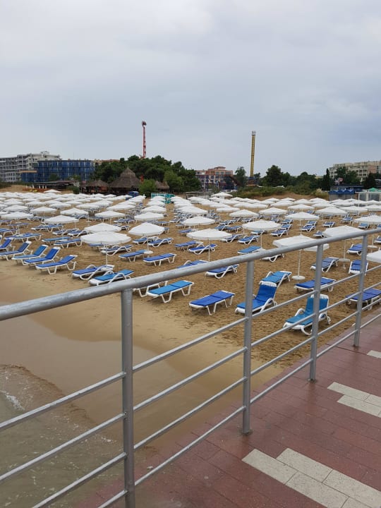 Strand mit Liegen zum mieten HVD Club Bor