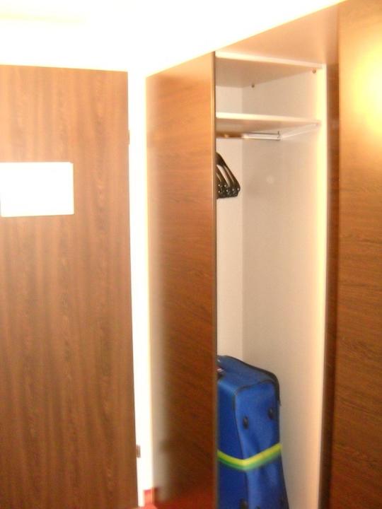 Zimmer Schrank Eingang Premier Inn Wien City Hauptbahnhof