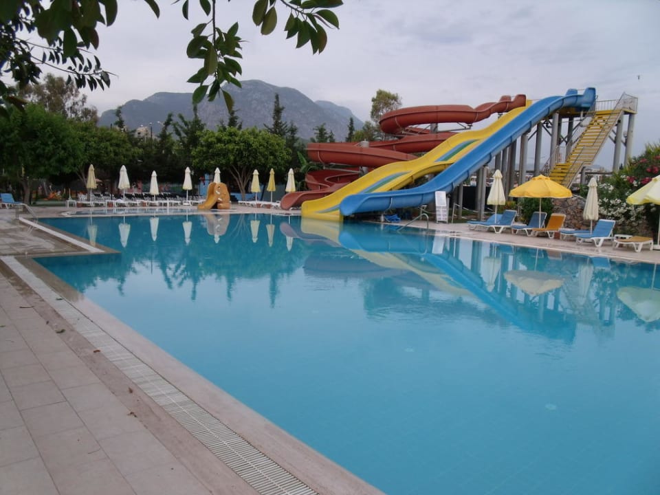 Pool 2 mit Rutsche Senza Sunset Beach Hotel