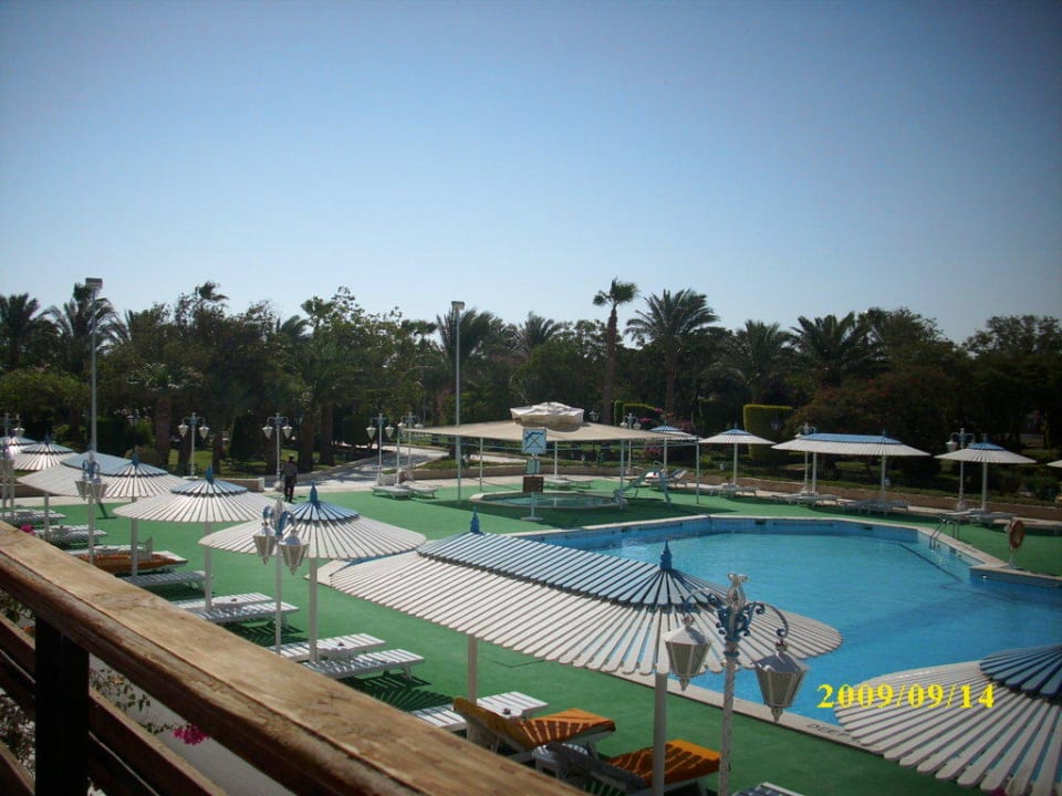 Einer von zwei Pools The Grand Hotel Hurghada
