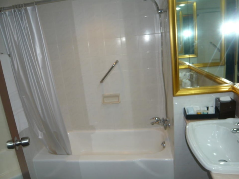 Zimmer The Tawana Bangkok