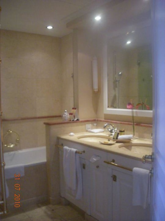 Badezimmer Hotel Yachthafenresidenz Hohe Düne