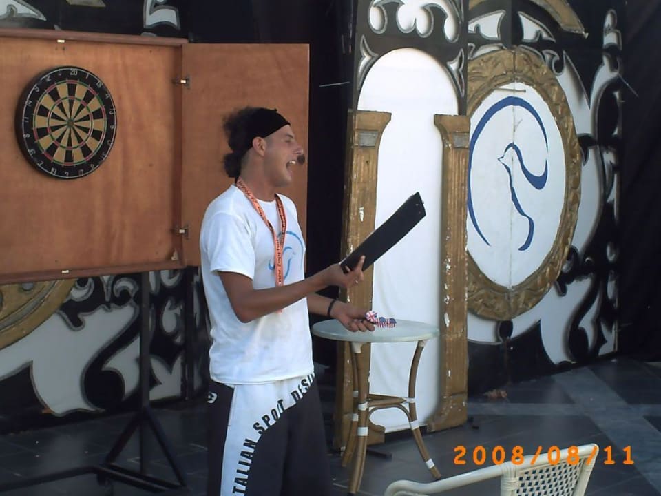 Animateur  beim Darten PALOMA Perissia