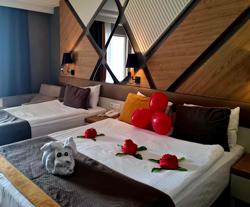 Zimmer Saturn Palace Resort Hotel