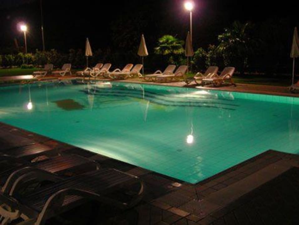 Pool Apartmenthaus Residence Verdeblu