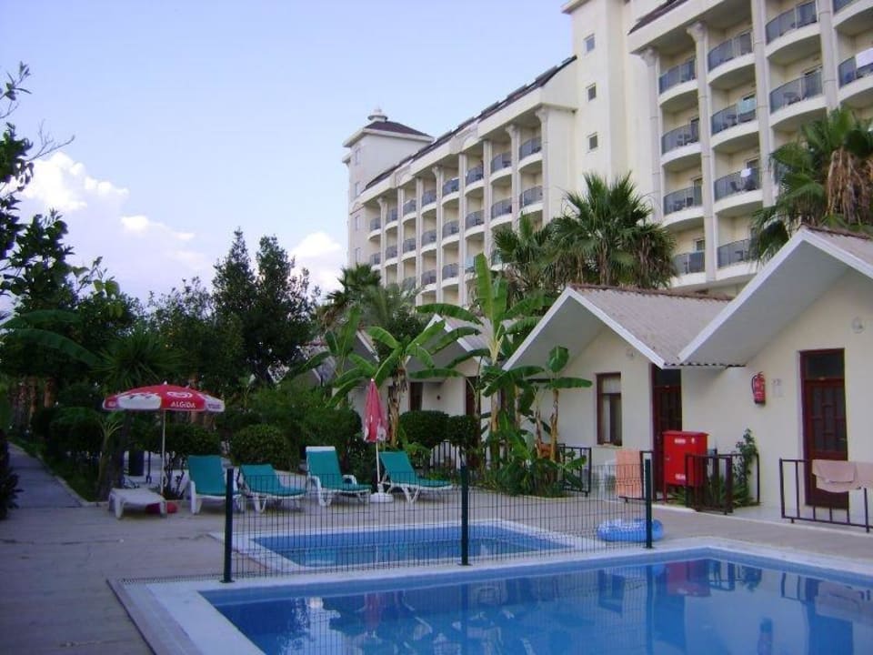 Pool Dream Park Bungalow Hotel