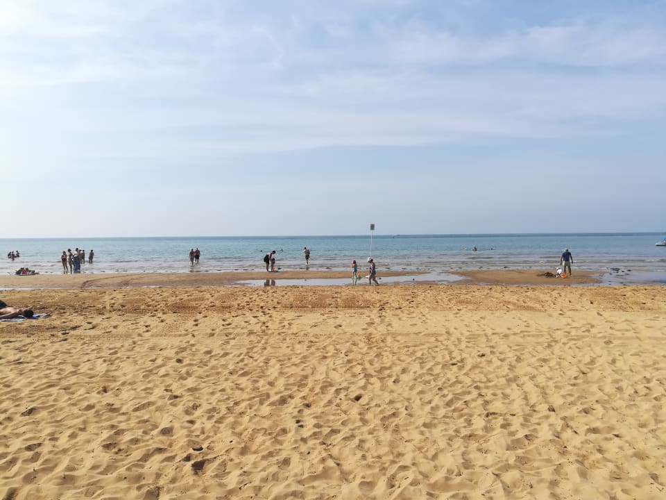 Strand Aparthotel Holiday