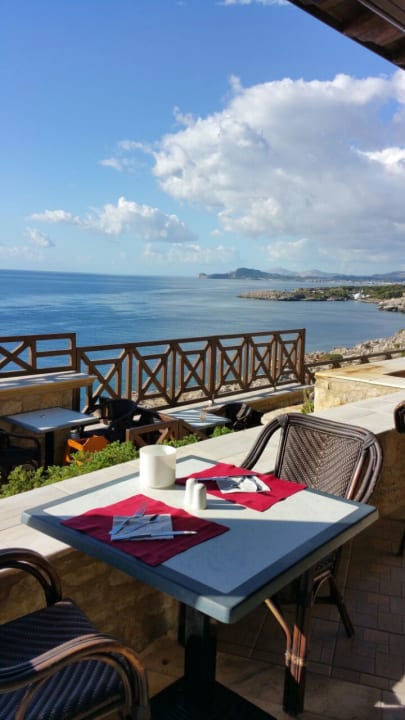 Frühstück mit Blick aufs Meer Hotel Kalithea Horizon Royal