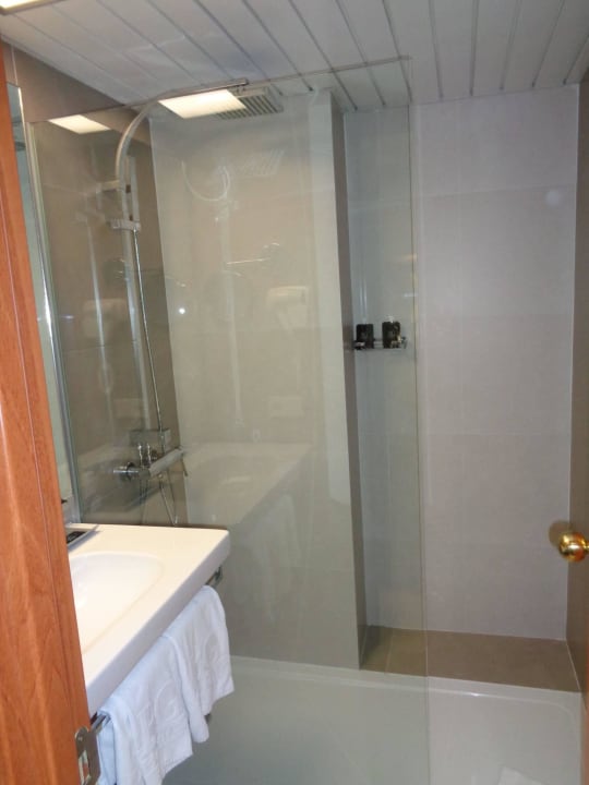 Die Dusche. BG Hotel Caballero