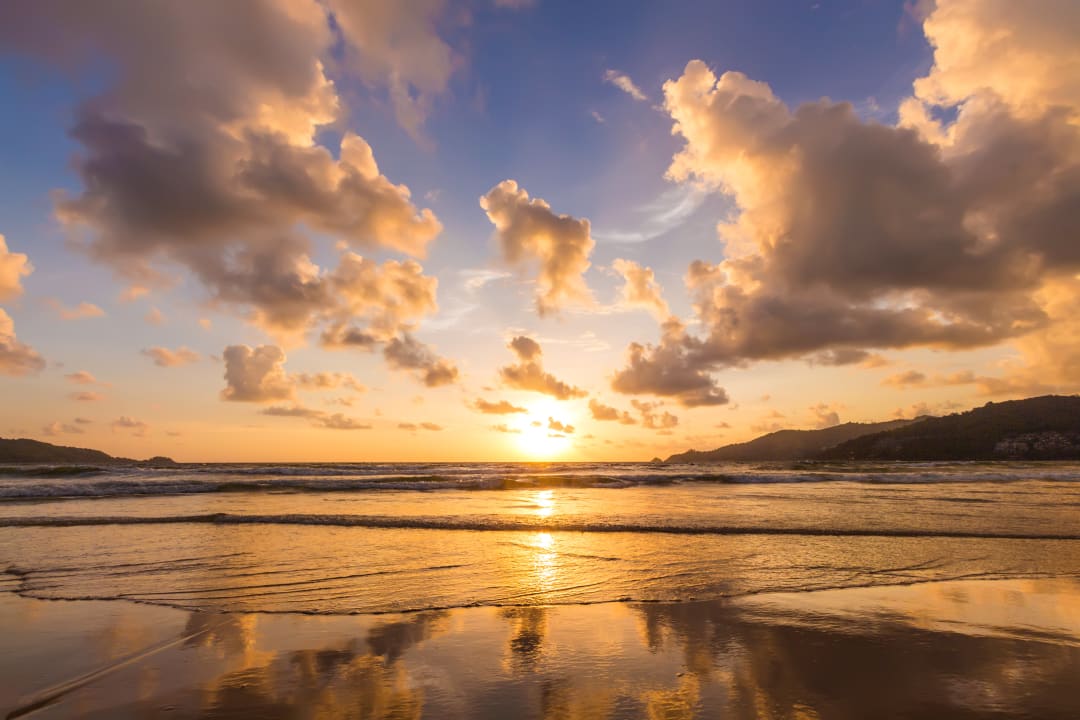 Strand Holiday Inn Express Phuket Patong Beach Central