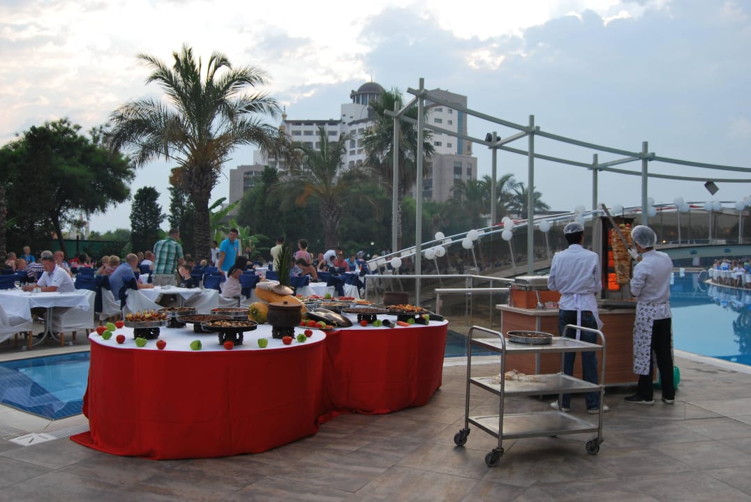 Gala avond Saturn Palace Resort Hotel