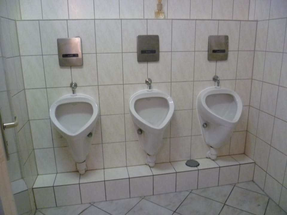 Saubere Toiletten der Gaststätte I Hotel Deutsches Haus