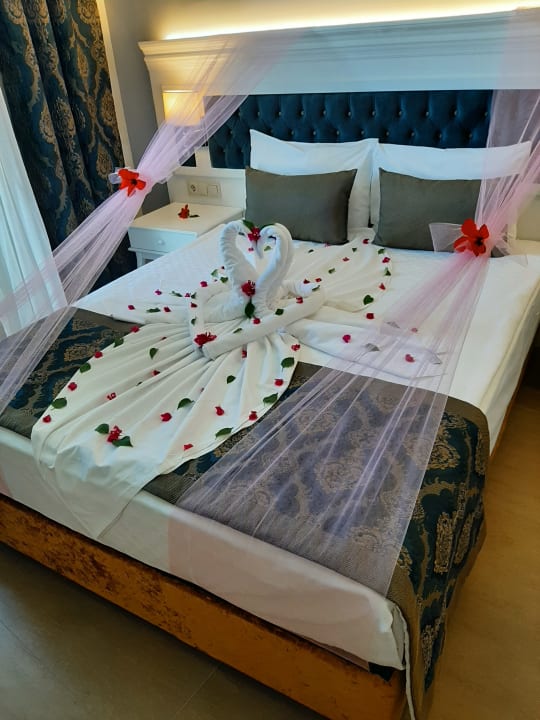 Zimmer Dream World Palace Hotel
