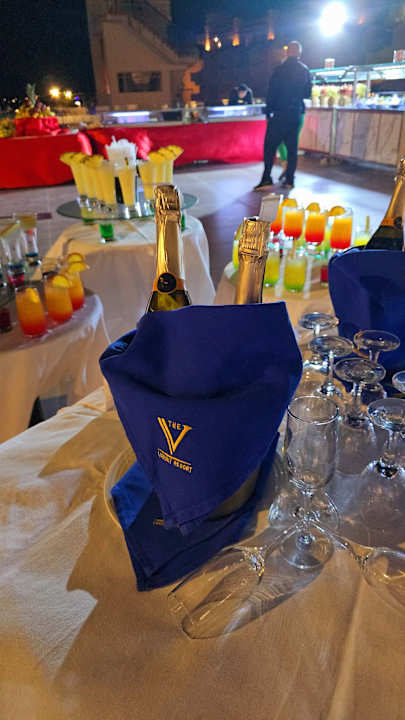 Gastro The V Luxury Resort Sahl Hasheesh