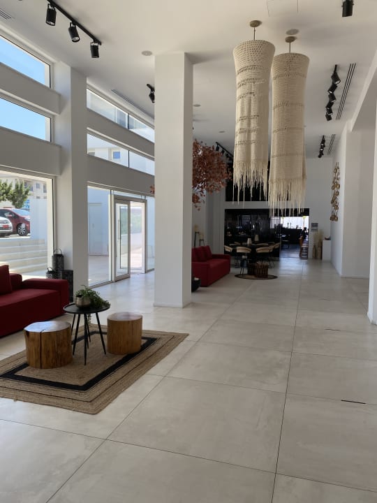 Lobby Abacus Suites