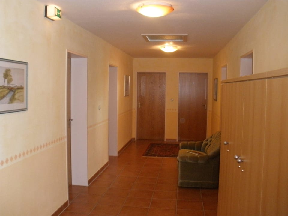 Flur zu den Zimmern Hotel Pension Stoertebeker