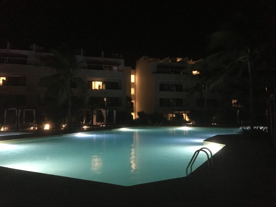 Pool Akumal Bay Beach & Wellness Resort